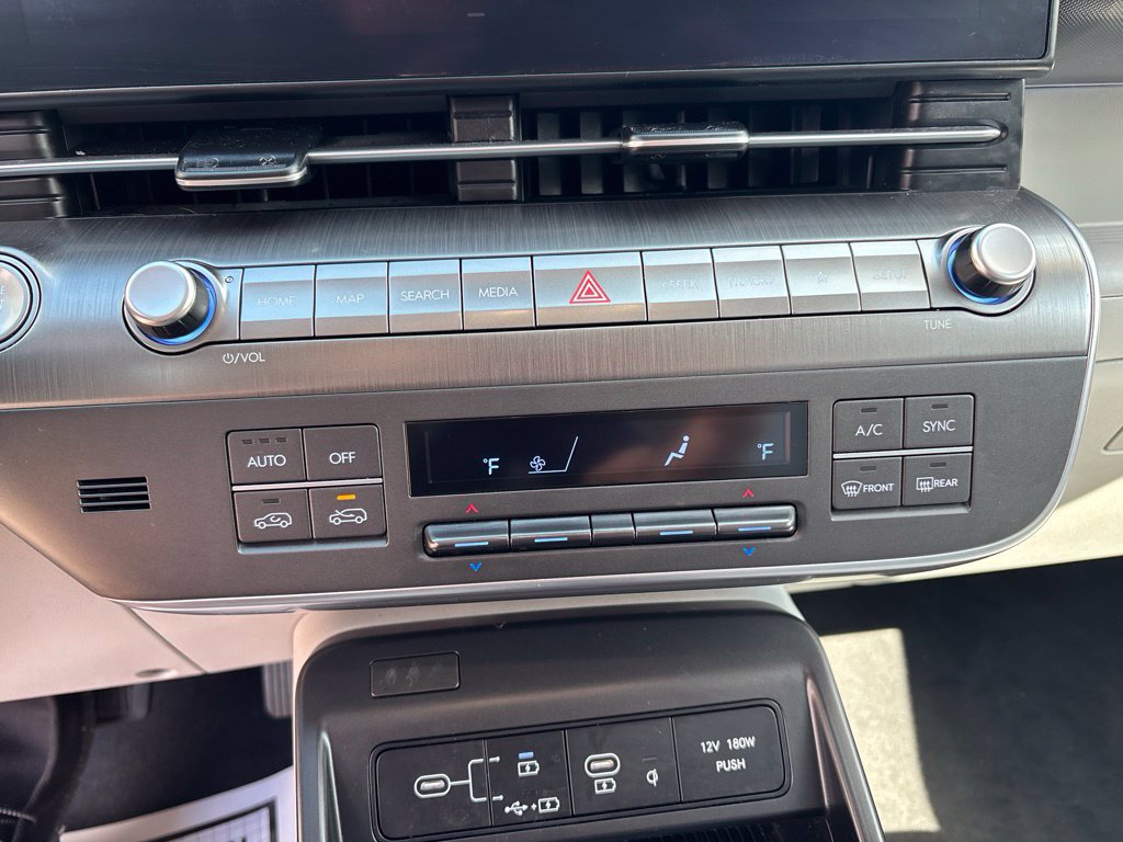 Used 2024 Hyundai Kona Limited AWD/4WD image 28