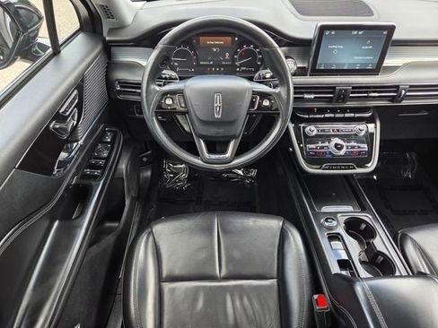 Used 2022 Lincoln Corsair AWD w/ Premium Package image 4