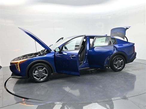 New 2025 Kia K4 LXS image 52