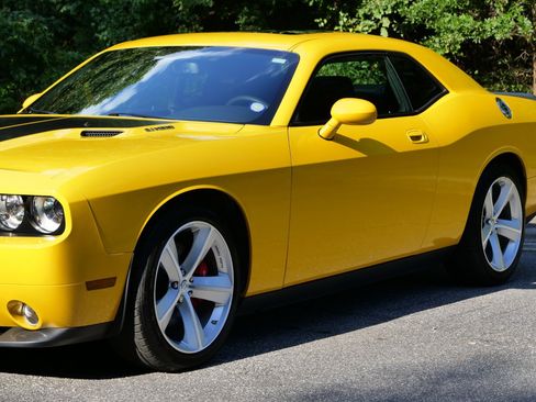 Used 2010 Dodge Challenger SRT8 w/ SRT Option Group II RWD image 46