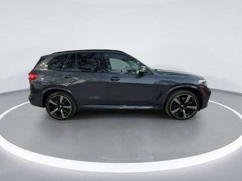 Used 2022 BMW X5 M50i image 9