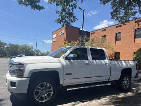 Used 2015 Chevrolet Silverado 2500 High Country w/ Duramax Plus Package AWD/4WD image 5