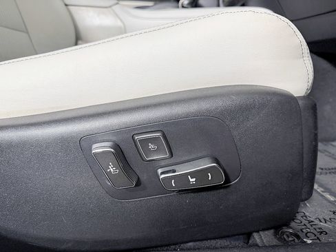 Used 2014 Lexus LS 460 w/ Comfort Package RWD image 57