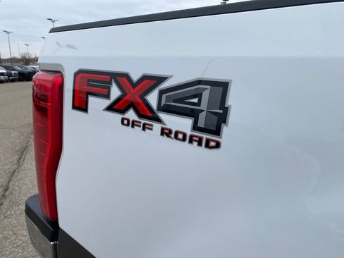 Used 2019 Ford F250 Lariat w/ Chrome Package image 33