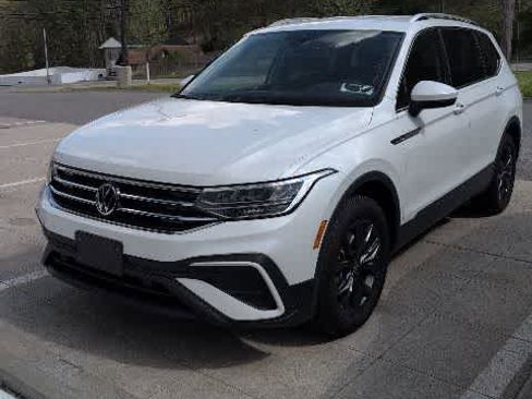 Certified 2023 Volkswagen Tiguan SE AWD/4WD image 1