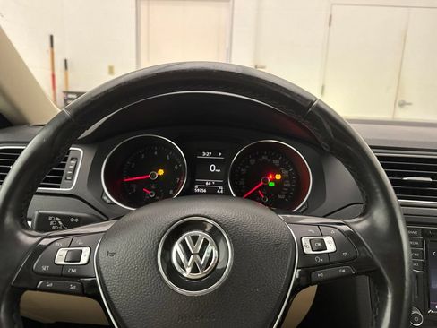 Used 2017 Volkswagen Jetta SE FWD image 11