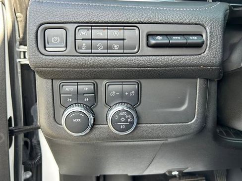 Used 2023 GMC Yukon XL Denali image 24