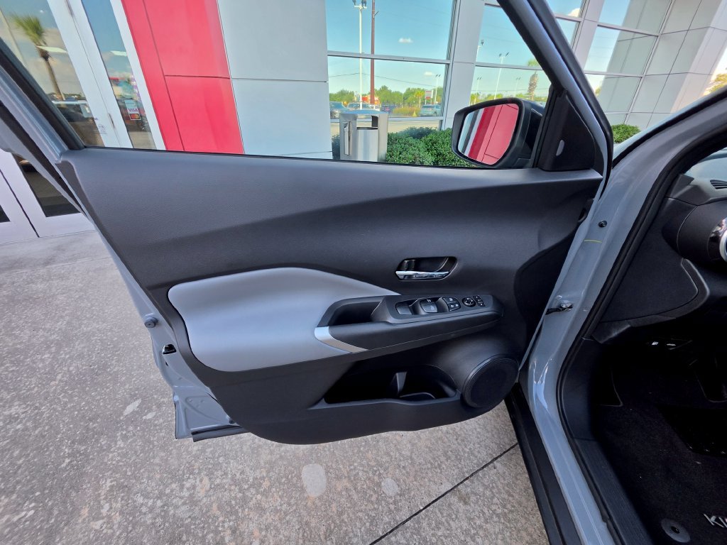 Certified 2024 Nissan Kicks SR w/ SR Premium Package FWD image 14