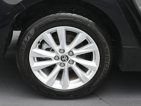 Used 2025 Toyota Corolla LE w/ LE Premium Package FWD image 13