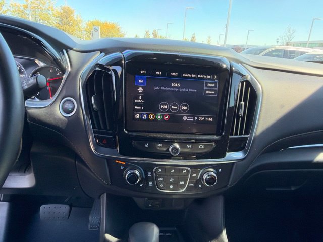 Used 2023 Chevrolet Traverse Premier FWD image 16
