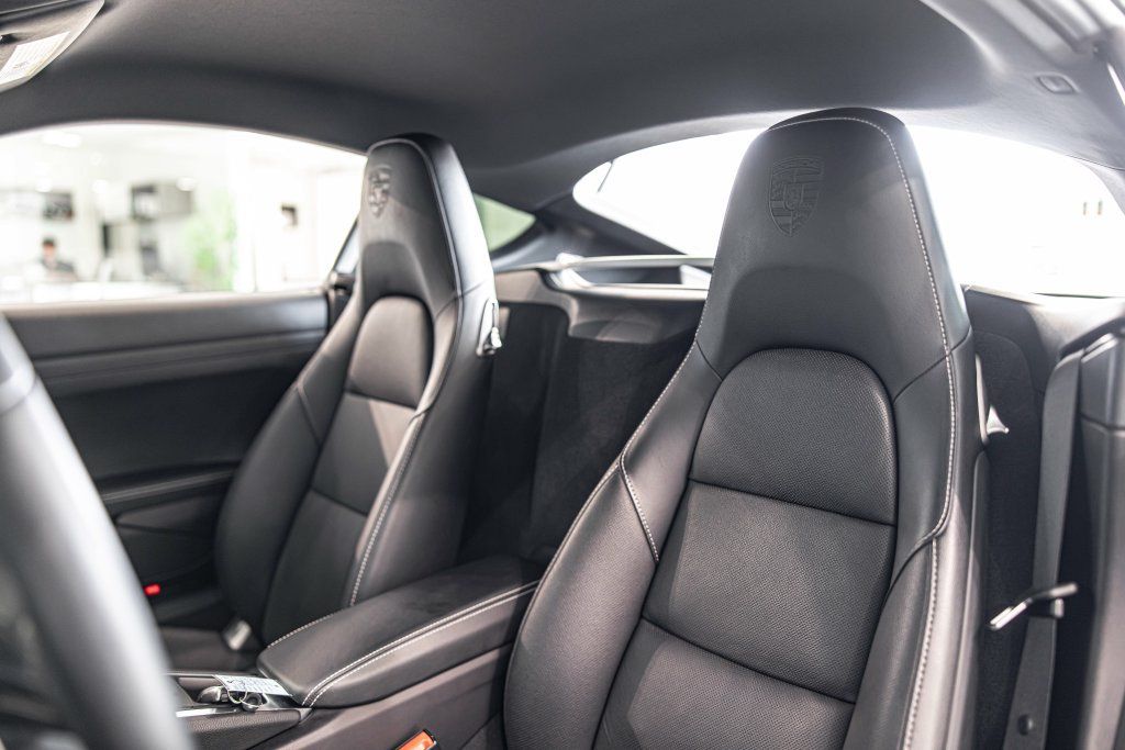 Used 2024 Porsche 718 Cayman RWD image 17