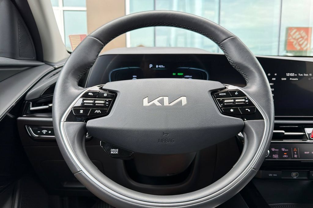 Used 2024 Kia Niro EX w/ EX Cold Weather Package FWD image 21