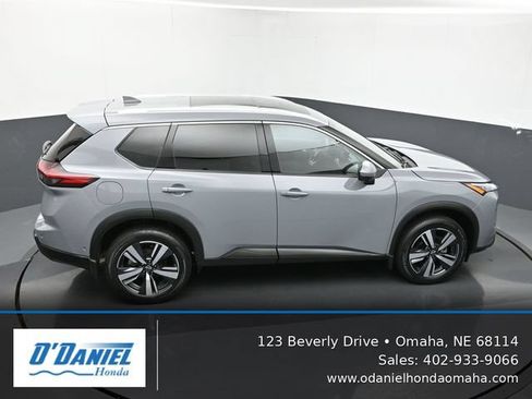 Used 2024 Nissan Rogue SL w/ SL Premium Package AWD/4WD image 19