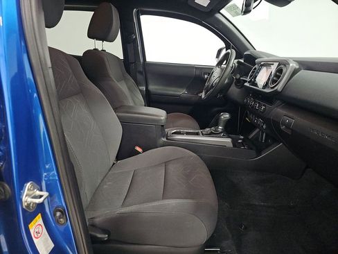 Used 2018 Toyota Tacoma TRD Sport w/ Technology Package image 15