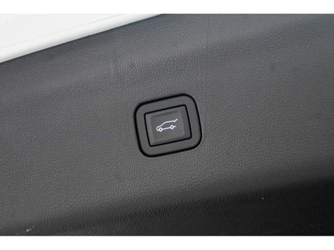 Used 2024 Buick Enclave Essence w/ Experience Buick Package image 58