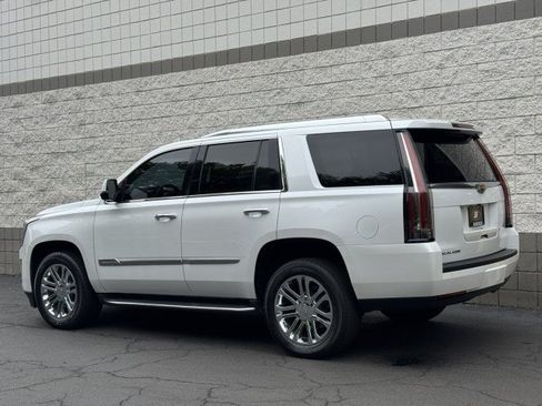 Used 2016 Cadillac Escalade 2WD image 2