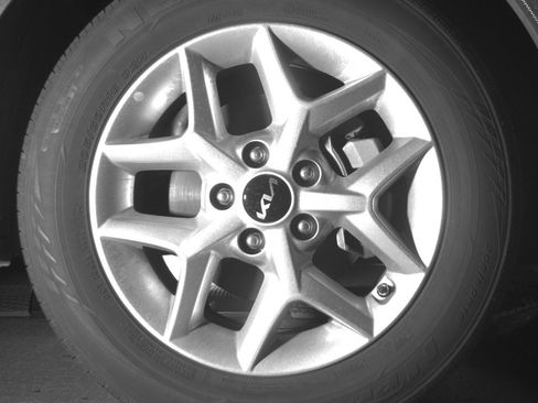 Used 2025 Kia Soul LX w/ LX Technology Package FWD image 13