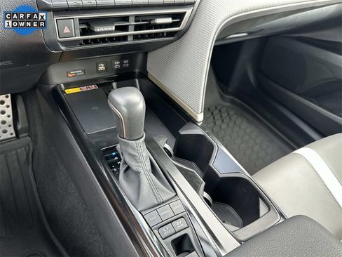 Used 2025 Toyota Camry SE image 33