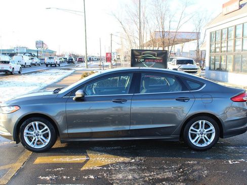 Used 2018 Ford Fusion SE w/ Fusion SE Technology Package image 4