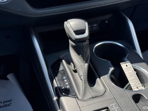 Used 2022 Toyota Highlander XLE image 36