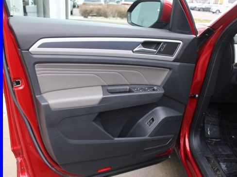 Used 2022 Volkswagen Atlas Cross Sport SEL R-Line image 20