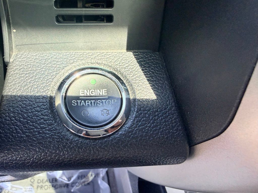 Used 2016 Ford F150 Lariat w/ Equipment Group 502A Luxury AWD/4WD image 31
