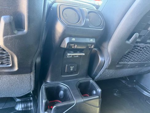 Used 2021 Jeep Wrangler Unlimited Rubicon AWD/4WD image 10