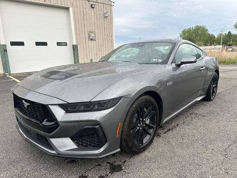 Used 2025 Ford Mustang GT RWD image 10
