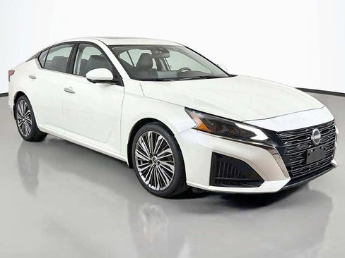 Used 2023 Nissan Altima 2.5 SL FWD image 45