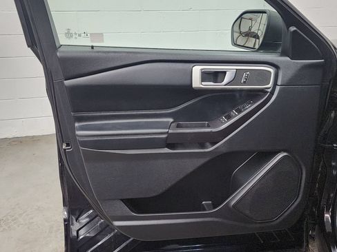Used 2020 Ford Explorer XLT w/ Equipment Group 202A AWD/4WD image 9