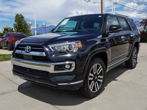 Certified 2022 Toyota 4Runner Limited AWD/4WD image 4