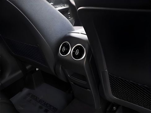 New 2025 Mercedes-Benz GLA 250 4MATIC image 26