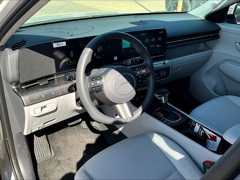 Used 2025 Hyundai Kona SEL image 17