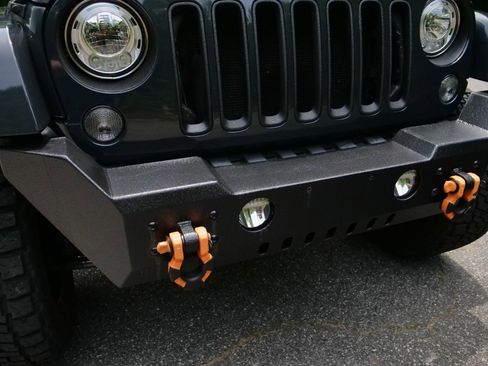 Used 2017 Jeep Wrangler Unlimited Sahara w/ Quick Order Package 23E Chief AWD/4WD image 43