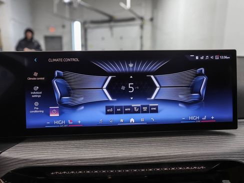 New 2026 BMW 330i xDrive Sedan w/ Convenience Package image 19