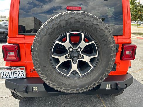 Used 2019 Jeep Wrangler Unlimited Rubicon w/ LED Lighting Group AWD/4WD image 4