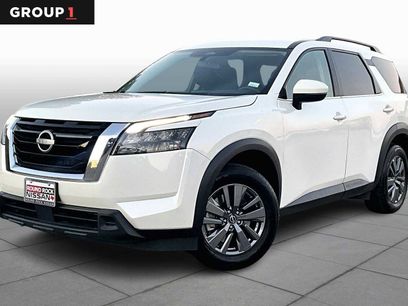 Certified 2024 Nissan Pathfinder SV