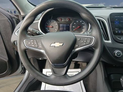 Used 2025 Chevrolet Malibu LS FWD image 12