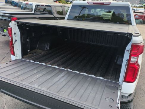 Used 2021 Chevrolet Silverado 1500 LT Trail Boss w/ LPO, Dark Essentials Package AWD/4WD image 24