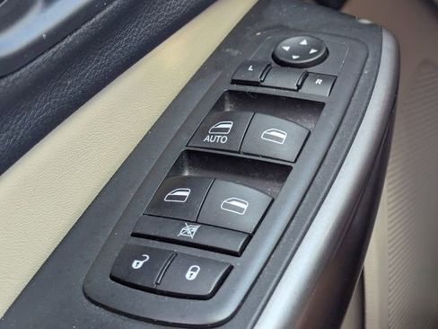 Used 2019 Jeep Cherokee Latitude w/ Popular Appearance Group image 27