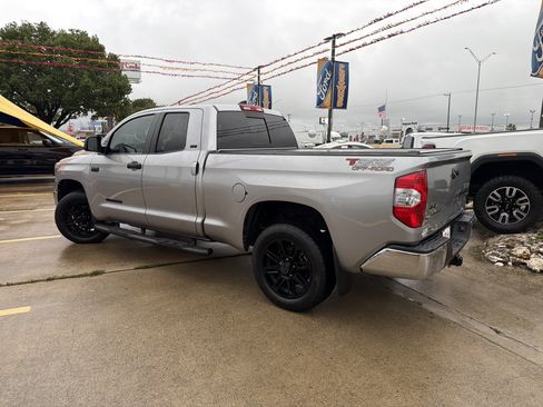 Used 2020 Toyota Tundra SR5 AWD/4WD image 10