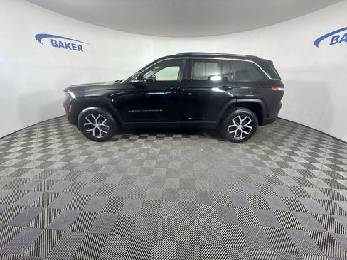 Used 2024 Jeep Grand Cherokee Limited w/ Luxury Tech Group II AWD/4WD image 6