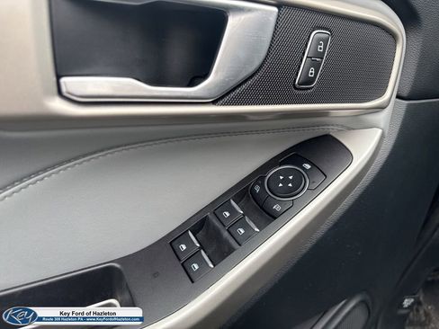 Used 2023 Ford Explorer XLT w/ Equipment Group 202A image 29