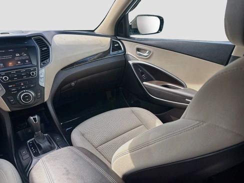 Used 2018 Hyundai Santa Fe Sport w/ 2.4L Value Package 02 FWD image 19