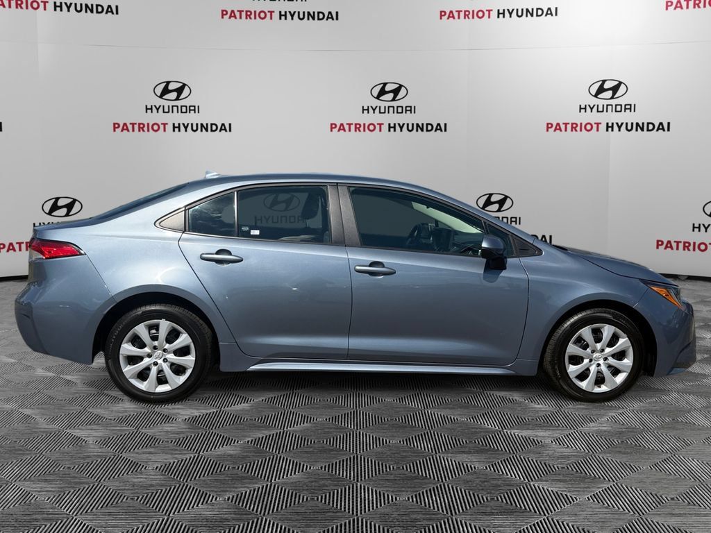 Used 2024 Toyota Corolla LE FWD image 2