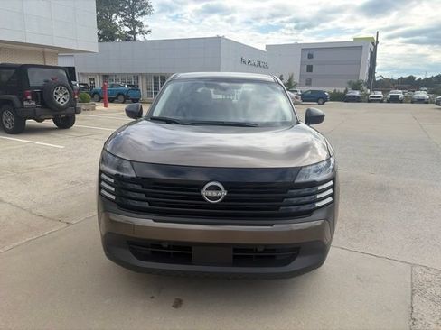 Used 2025 Nissan Kicks S FWD image 3