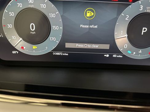 Used 2024 Land Rover Range Rover Evoque Dynamic SE image 19