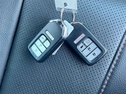 Used 2022 Honda Pilot TrailSport image 32