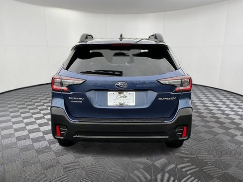 Used 2022 Subaru Outback Premium image 5
