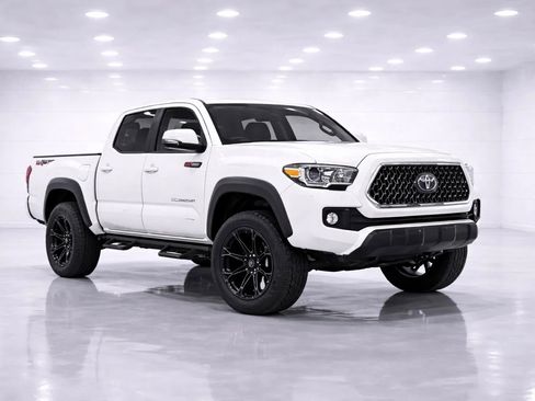 Used 2019 Toyota Tacoma TRD Off-Road image 7